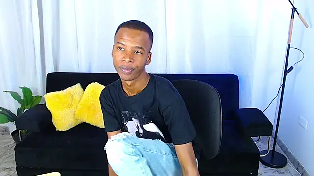 Snapshot of gusy_18 chatting on 02-04-26, 08:25 gusy 18 online show from 02-04-26, 08:25