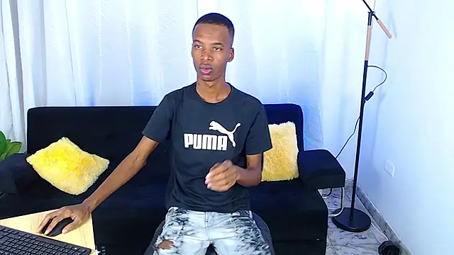 Snapshot of gusy_18 chatting on 02-11-26, 08:14 gusy 18 online show from 02-11-26, 08:14