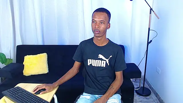 Snapshot of gusy_18 chatting on 02-19-26, 08:27 gusy 18 online show from 02-19-26, 08:27