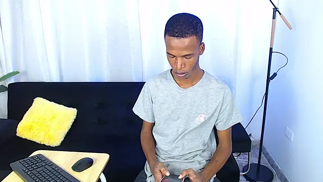 Snapshot of gusy_18 chatting on 03-02-26, 08:26 gusy 18 online show from 03-02-26, 08:26