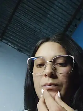 Snapshot of Perla_and_Maikol chatting on 02-11-26, 03:00 Perla and Maikol online show from 02-11-26, 03:00