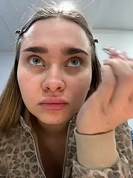 Snapshot of MonicaWestt chatting on 03-05-26, 06:31 MonicaWestt online show from 03-05-26, 06:31