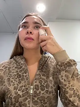 Snapshot of MonicaWestt chatting on 03-08-26, 07:01 MonicaWestt online show from 03-08-26, 07:01