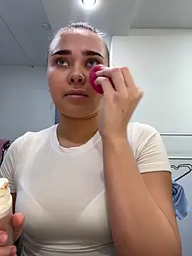 Snapshot of MonicaWestt chatting on 03-13-26, 05:58 MonicaWestt online show from 03-13-26, 05:58