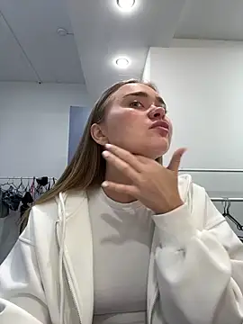 Snapshot of MonicaWestt chatting on 03-30-26, 06:58 MonicaWestt online show from 03-30-26, 06:58