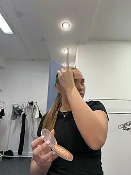 Snapshot of MonicaWestt chatting on 04-05-26, 06:21 MonicaWestt online show from 04-05-26, 06:21