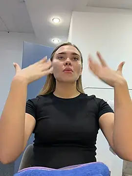 Snapshot of MonicaWestt chatting on 04-10-26, 06:51 MonicaWestt online show from 04-10-26, 06:51