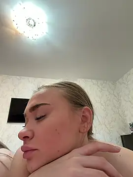 Snapshot of MonicaWestt chatting on 04-12-26, 08:03 MonicaWestt online show from 04-12-26, 08:03