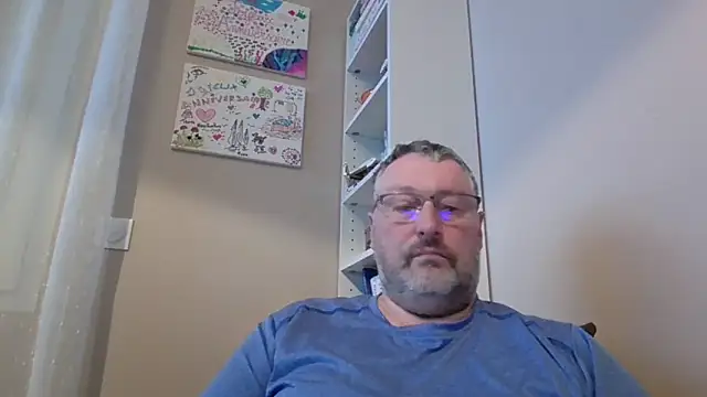 Snapshot of doudou310 chatting on 02-05-26, 06:29 doudou310 online show from 02-05-26, 06:29