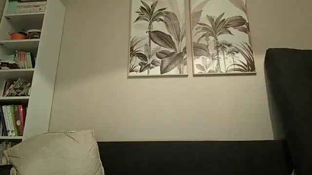 Snapshot of doudou310 chatting on 02-15-26, 05:48 doudou310 online show from 02-15-26, 05:48