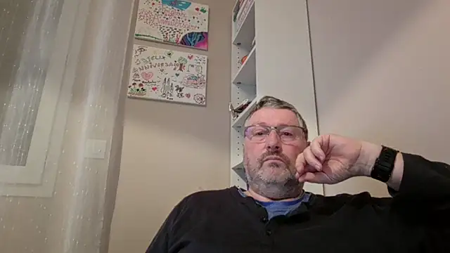 Snapshot of doudou310 chatting on 02-21-26, 05:30 doudou310 online show from 02-21-26, 05:30