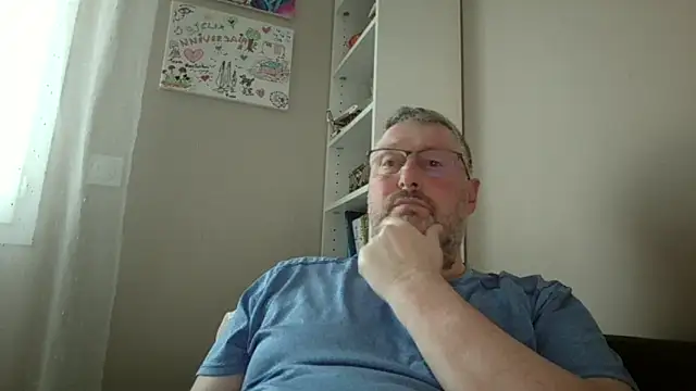 Snapshot of doudou310 chatting on 03-04-26, 05:08 doudou310 online show from 03-04-26, 05:08