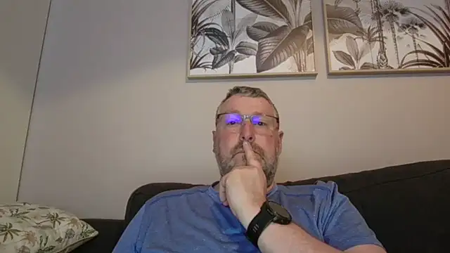 Snapshot of doudou310 chatting on 03-15-26, 05:02 doudou310 online show from 03-15-26, 05:02