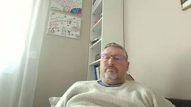 Snapshot of doudou310 chatting on 03-22-26, 04:21 doudou310 online show from 03-22-26, 04:21