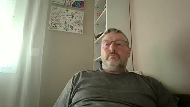 Snapshot of doudou310 chatting on 03-27-26, 06:08 doudou310 online show from 03-27-26, 06:08