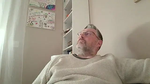 Snapshot of doudou310 chatting on 03-28-26, 03:44 doudou310 online show from 03-28-26, 03:44