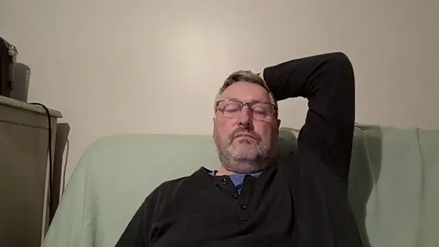 Snapshot of doudou310 chatting on 04-04-26, 03:49 doudou310 online show from 04-04-26, 03:49