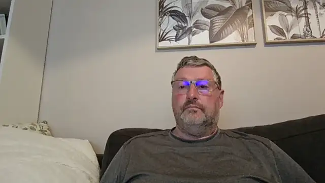 Snapshot of doudou310 chatting on 04-11-26, 03:44 doudou310 online show from 04-11-26, 03:44