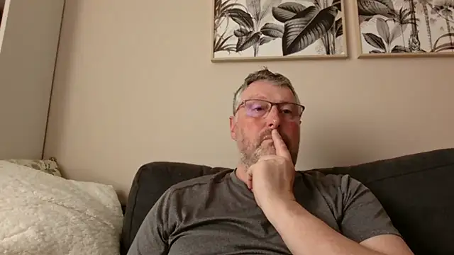 Snapshot of doudou310 chatting on 04-11-26, 07:45 doudou310 online show from 04-11-26, 07:45