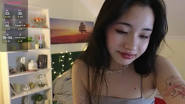 Snapshot of Noiry_Vuvez chatting on 03-03-26, 06:36 Noiry Vuvez online show from 03-03-26, 06:36