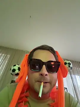 hottogetherNL online show from 06-14-26, 07:16