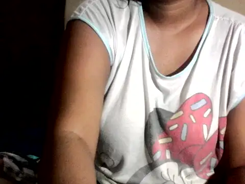 Snapshot of Sakina77 chatting on 04-01-26, 09:43 Sakina77 online show from 04-01-26, 09:43