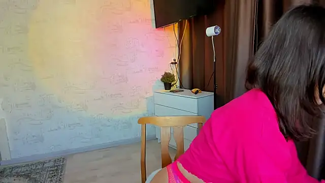 Snapshot of Hey_Mia chatting on 02-28-26, 06:03 Hey Mia online show from 02-28-26, 06:03