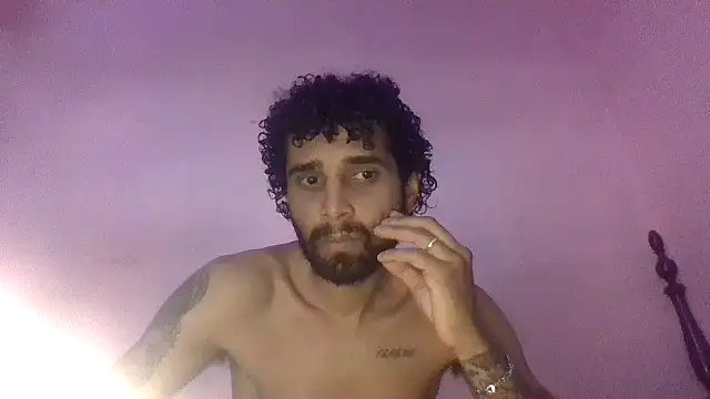 Snapshot of casal_atrevido chatting on 05-28-26, 01:41 casal atrevido online show from 05-28-26, 01:41
