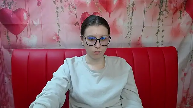Snapshot of LilianaShine chatting on 05-13-26, 05:05 LilianaShine online show from 05-13-26, 05:05