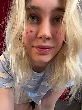 Snapshot of LovelyMiu chatting on 02-08-26, 10:51 LovelyMiu online show from 02-08-26, 10:51