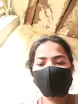 Snapshot of Sunali_Bendre chatting on 02-25-26, 01:59 Sunali Bendre online show from 02-25-26, 01:59