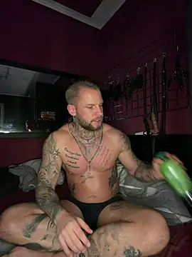 Snapshot of zickertdavid chatting on 03-17-26, 10:46 zickertdavid online show from 03-17-26, 10:46