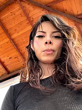 Isalove99 online show from 05-18-26, 06:47