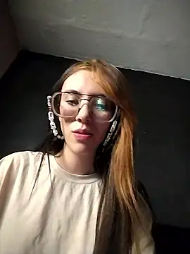 Snapshot of Winniedepootha chatting on 02-08-26, 07:50 Winniedepootha online show from 02-08-26, 07:50