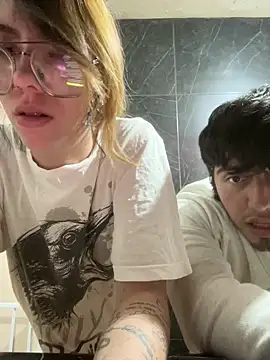 Snapshot of Winniedepootha chatting on 02-19-26, 05:36 Winniedepootha online show from 02-19-26, 05:36