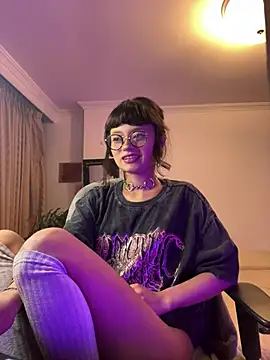 Snapshot of Miamhua-Cat- chatting on 02-12-26, 06:30 Miamhua-Cat- online show from 02-12-26, 06:30