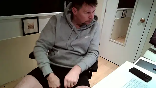 Snapshot of Scotsmanx chatting on 02-01-26, 02:32 Scotsmanx online show from 02-01-26, 02:32