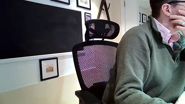 Snapshot of Scotsmanx chatting on 02-11-26, 07:52 Scotsmanx online show from 02-11-26, 07:52