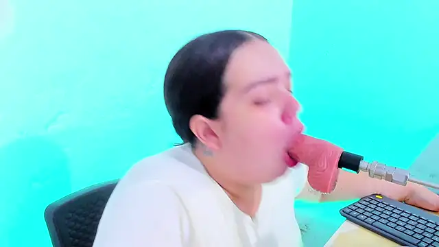 Snapshot of Emely_pregnantt chatting on 02-03-26, 10:37 Emely pregnantt online show from 02-03-26, 10:37