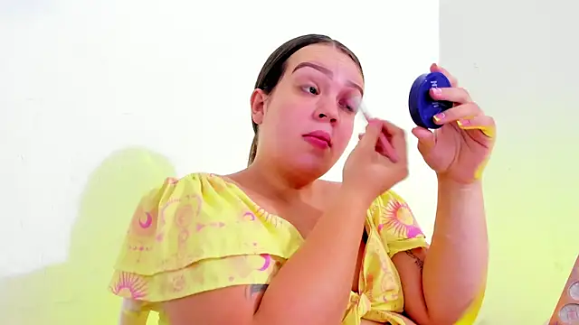 Snapshot of Emely_pregnantt chatting on 02-12-26, 12:22 Emely pregnantt online show from 02-12-26, 12:22