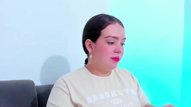 Snapshot of Emely_pregnantt chatting on 02-17-26, 10:27 Emely pregnantt online show from 02-17-26, 10:27