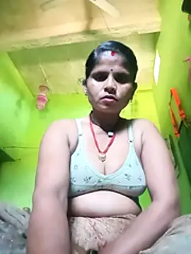 Pari rathore online show from 02-16-26, 07:15