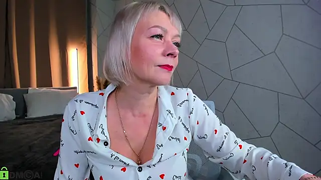 Snapshot of Ann_Annise chatting on 02-19-26, 01:01 Ann Annise online show from 02-19-26, 01:01