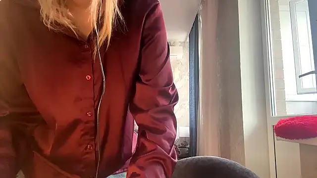 Snapshot of LadyFoxLove chatting on 02-20-26, 11:43 LadyFoxLove online show from 02-20-26, 11:43