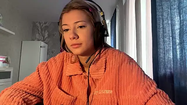 Snapshot of LadyFoxLove chatting on 02-28-26, 10:38 LadyFoxLove online show from 02-28-26, 10:38