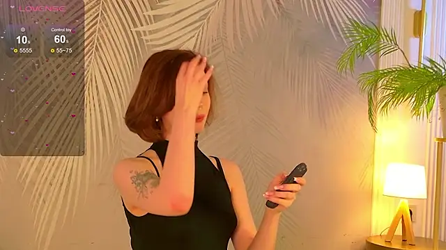 Snapshot of VivanWestwood chatting on 02-27-26, 05:13 VivanWestwood online show from 02-27-26, 05:13