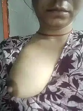 Julilodhi8695 online show from 04-15-26, 07:32