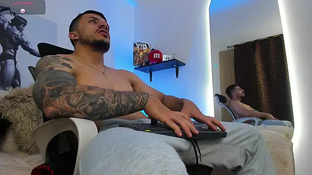 Snapshot of LiamReigns_ chatting on 07-14-26, 03:22 LiamReigns online show from 07-14-26, 03:22