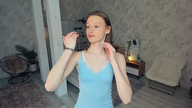 Snapshot of LianneBynon chatting on 02-26-26, 08:46 LianneBynon online show from 02-26-26, 08:46