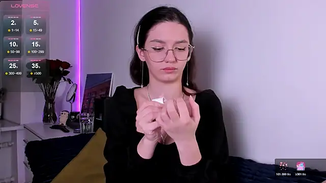 miabellee  online show from 02-16-26, 07:32